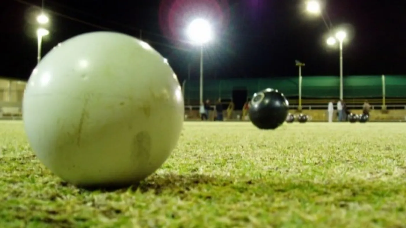 Lawn bowls under floodlights at the Benalla Bowls Club